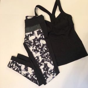 Zella live in floral leggings